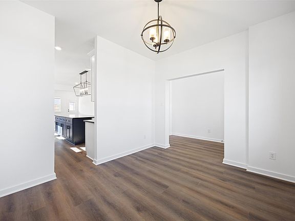 3rd image of 8310 Amethyst Valley Ln