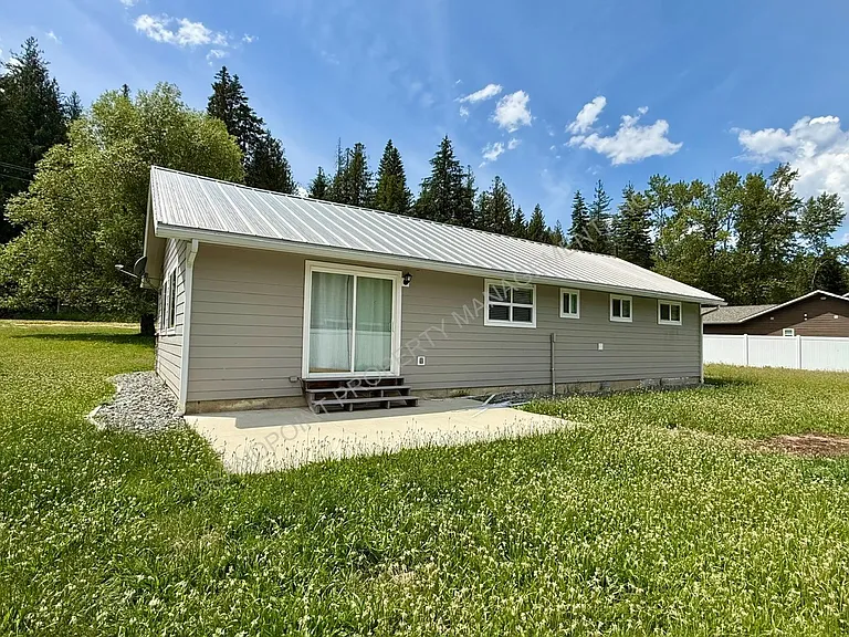 2087 Lower Pack River Rd — Photo 8