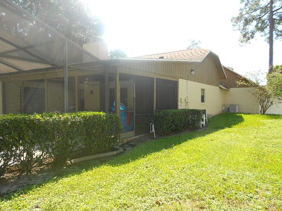 3rd image of 1440 Fairway Oaks Dr