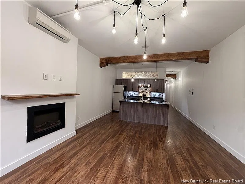 2 bed, 1.0 bath, 825 sqft, $2,250 — Photo 4