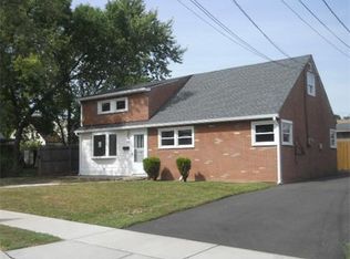 98 Markowitz St, Carteret, NJ 07008