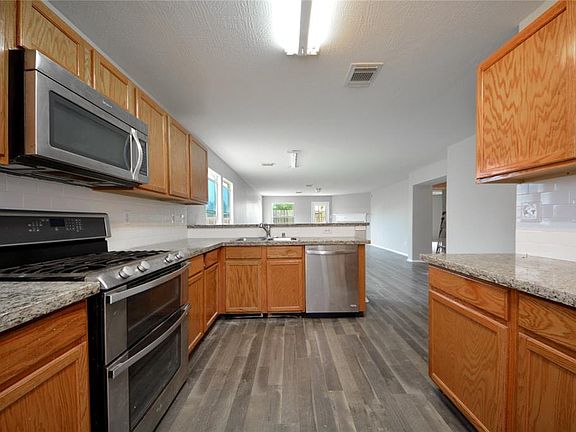 5th image of 619 Danbury Park Ln