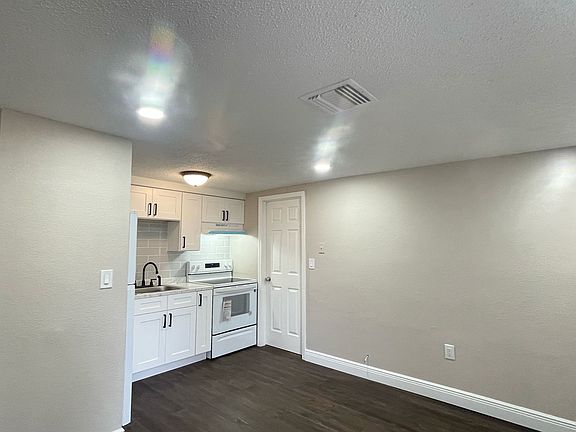 3rd image of 2989 Willow Ave #A