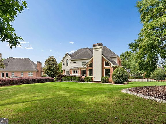 4th image of 725 Pine Leaf Ct