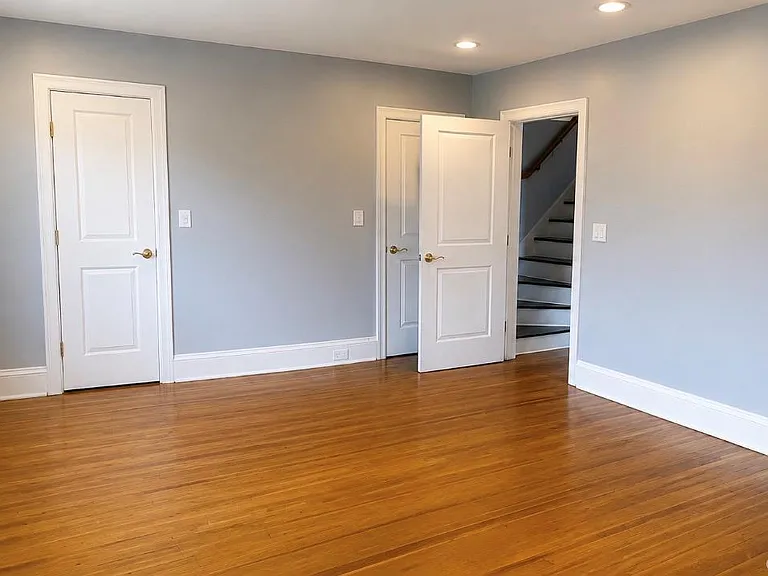 49 Hempstead Ave — Photo 10