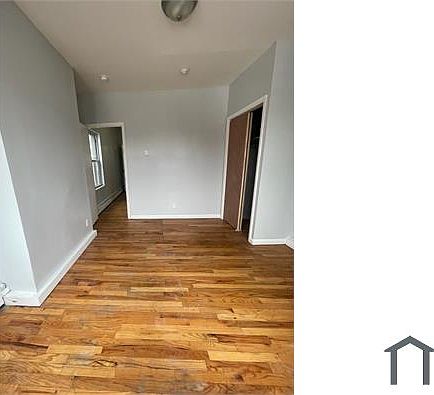 3rd image of 102 Ash St