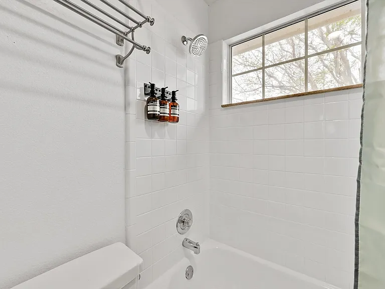 1529 Arrowhead Ln — Photo 32