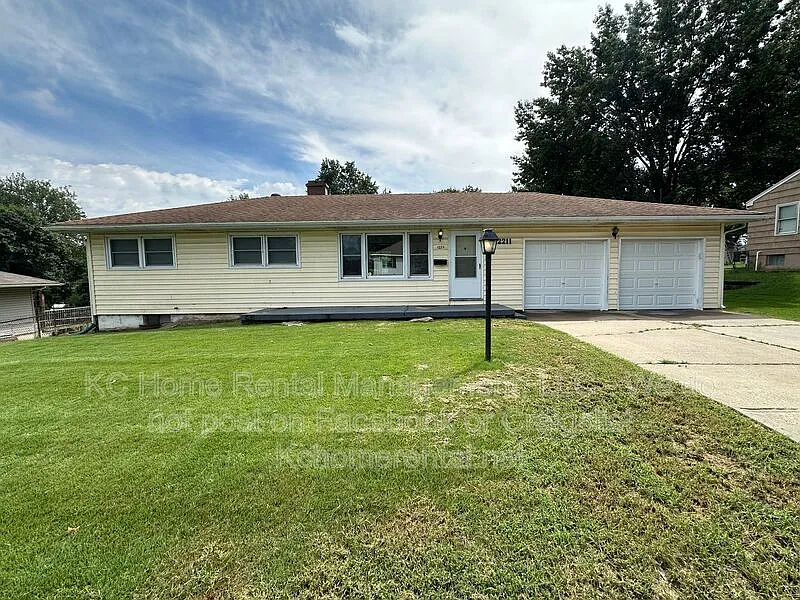 3 bed, 2.0 bath, $1,595 — Photo 2