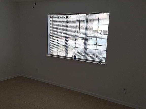 4th image of 134 Valencia Dr