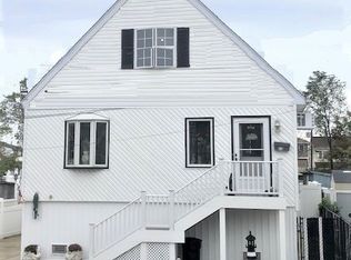 670 Parsonage Pl, Baldwin, NY 11510