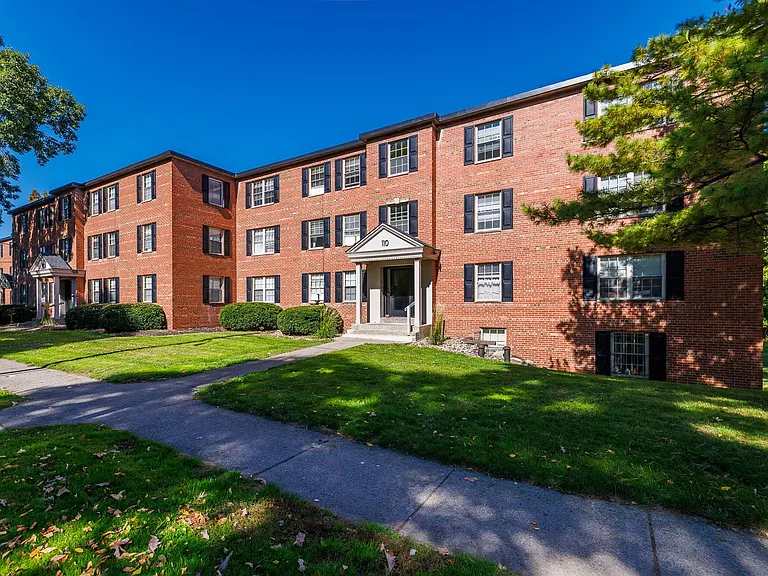Rugby Square Apartments — Photo 19