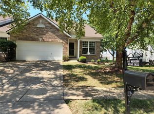 807 Whispering Village Cir #807, Ballwin, MO 63021