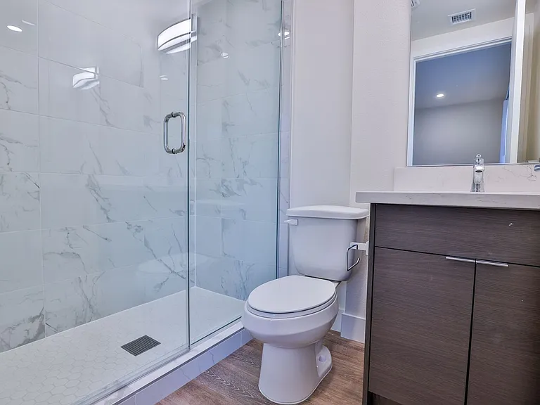 1164 W 37th Pl — Photo 26