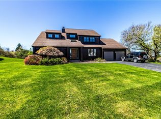 102 Hunt Valley Rd, Oneida, NY 13421