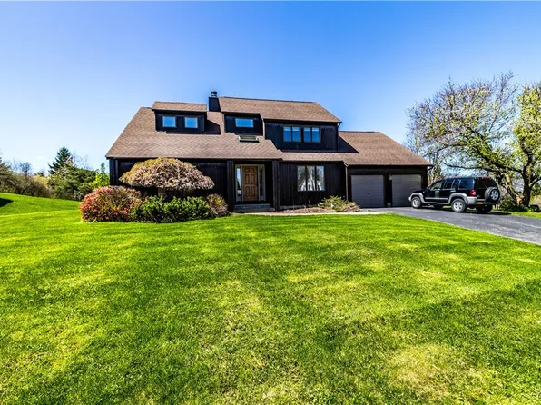 102 Hunt Valley Rd, Oneida, NY 13421