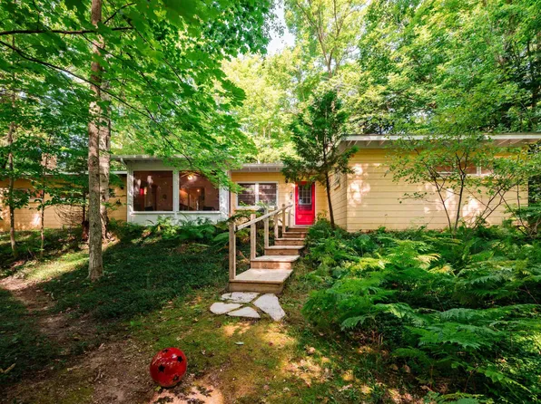 758 Edwards Ave, Frankfort, MI 49635