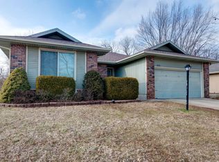 2061 S Golden Ave, Springfield, MO 65807