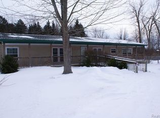 5247 Hollenbeck Rd, Columbiaville, MI 48421