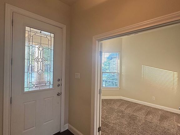5th image of 2609 Hannah Cir