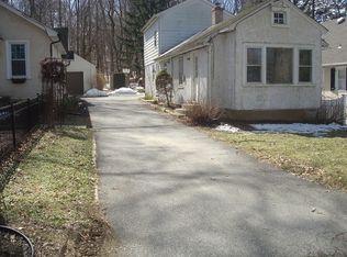 653 Upper Weadley Rd, Wayne, PA 19087