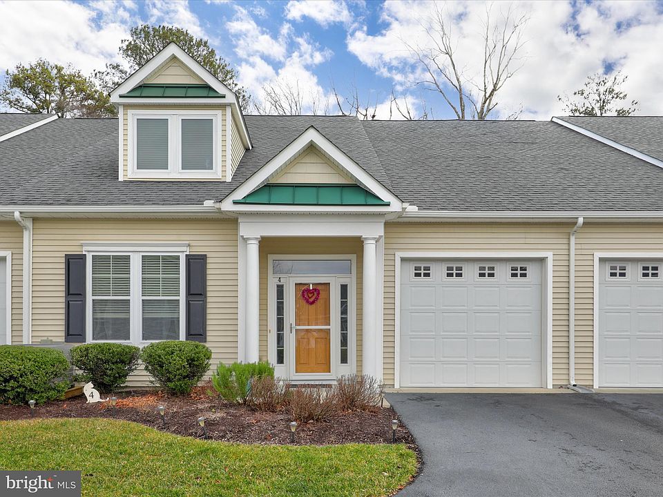1st image of 37185 Garden Dr Unit 4