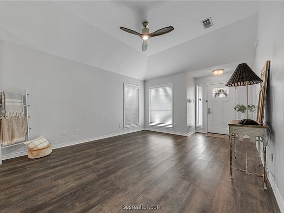 3rd image of 111 Luther St