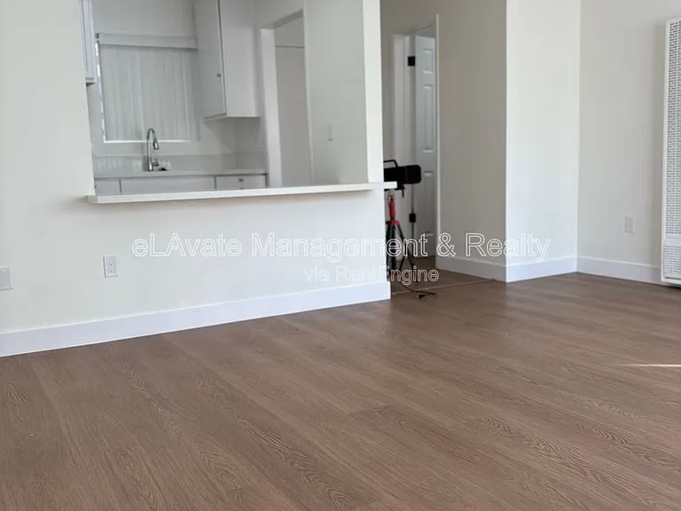 6815 Kelvin Ave. — Photo 18