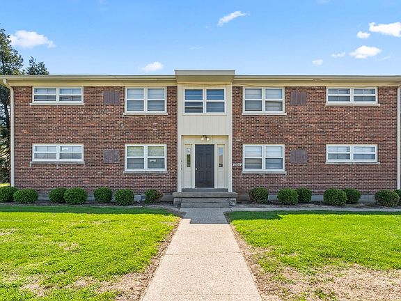 2nd image of 2220 Heather Ln #8