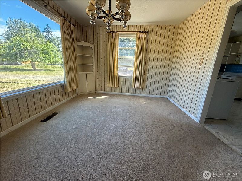 5th image of 3845 Boston Harbor Road NE