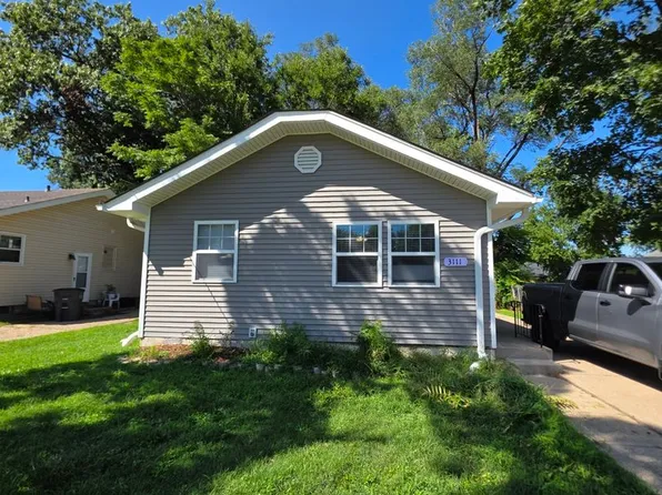 3111 Lincoln Ave, Des Moines, IA 50310