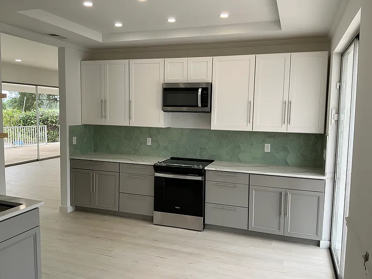 502 Magellan Dr — Photo 4