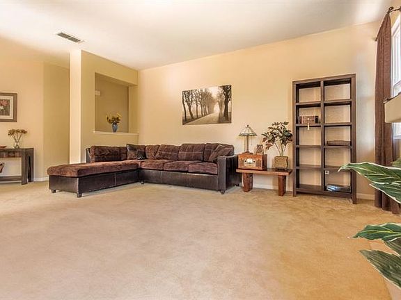5th image of 735 Mallard Dr