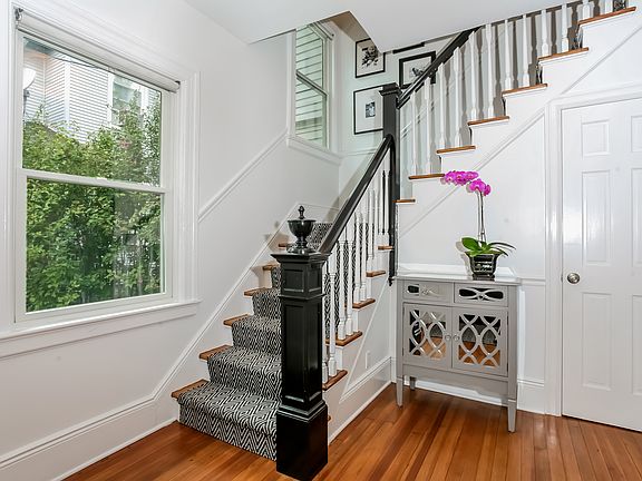 3rd image of 439 N Barry Ave