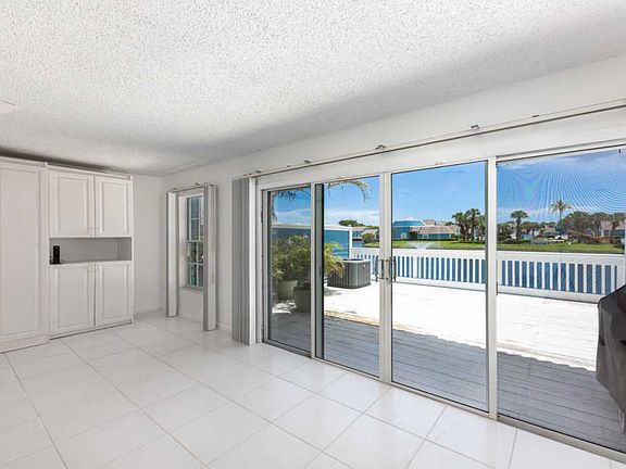 4th image of 1112 Ocean Dunes Cir