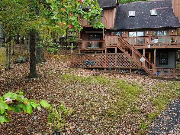 165 Bellingham Dr, Bushkill, PA 18324