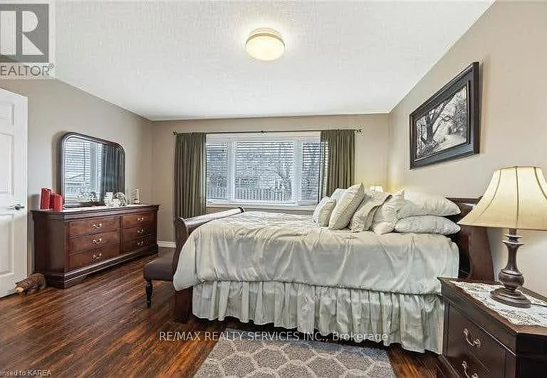 172 Macdougall Dr — Photo 18