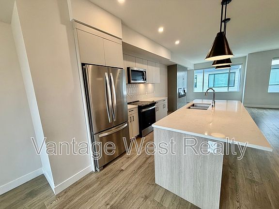 3rd image of 1225 Findlay Rd #12