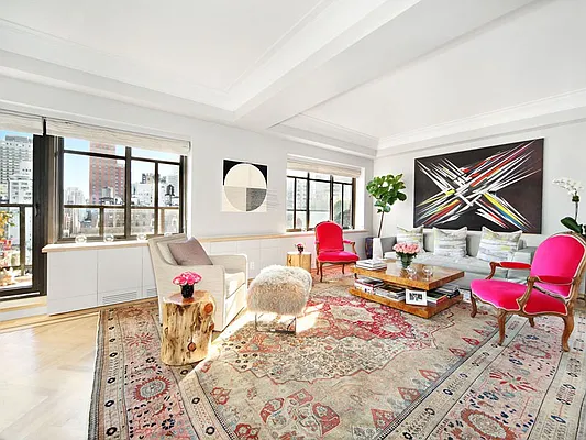 Sold by Sotheby's International Realty | media 1