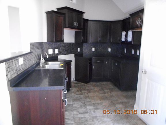 4th image of 414 Leslie Wood Dr