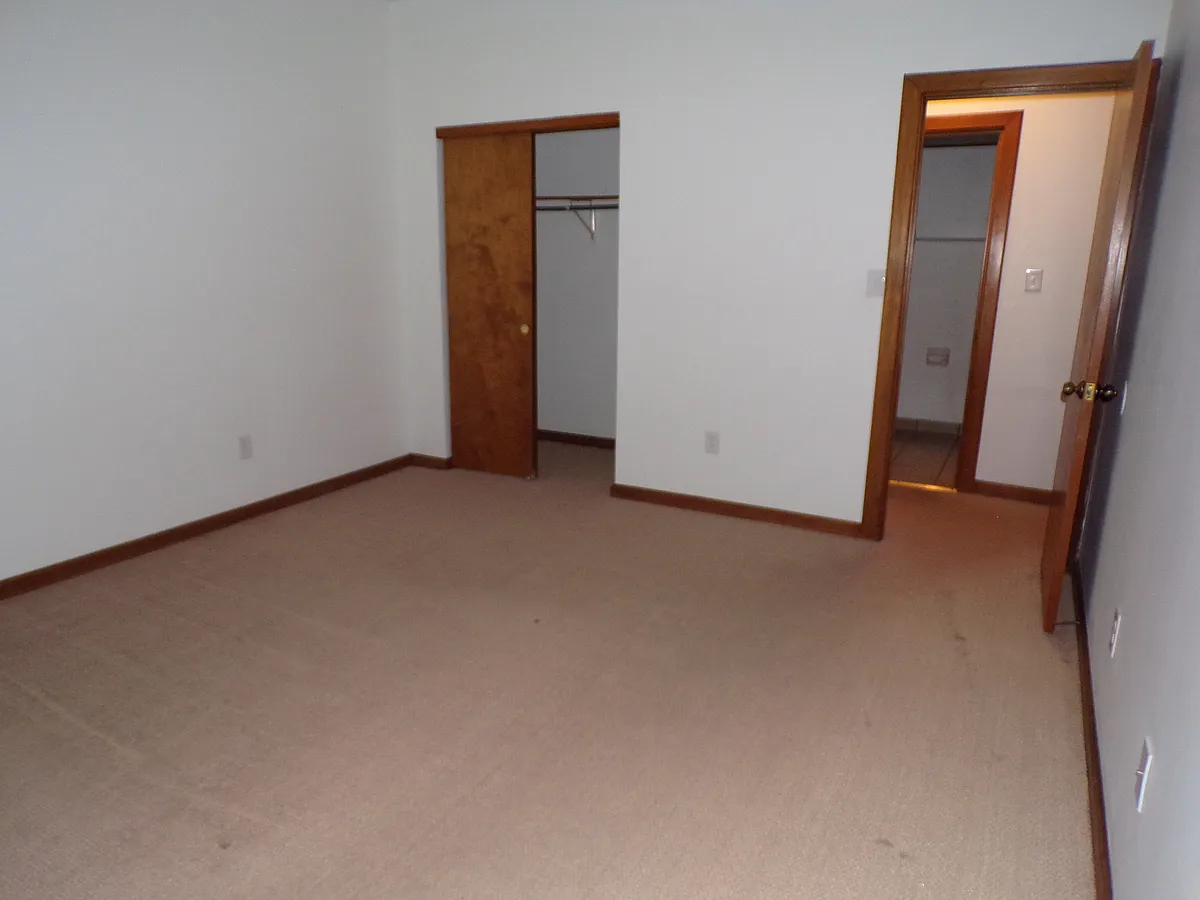 Building Photo - 687 N High St #3-D