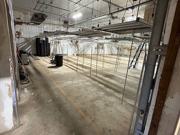 3rd image of 56145 S 584th Rd