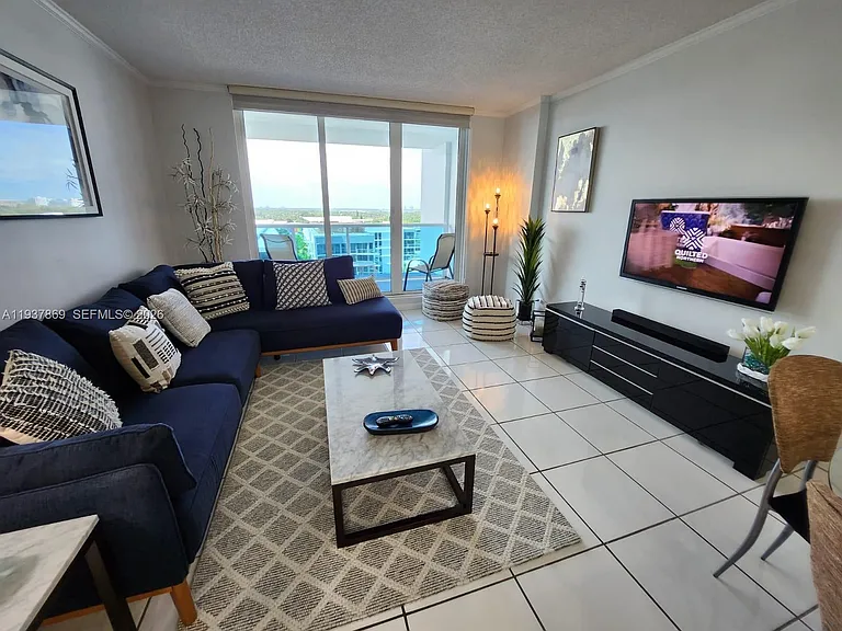2301 Collins Ave #1026 — Photo 5