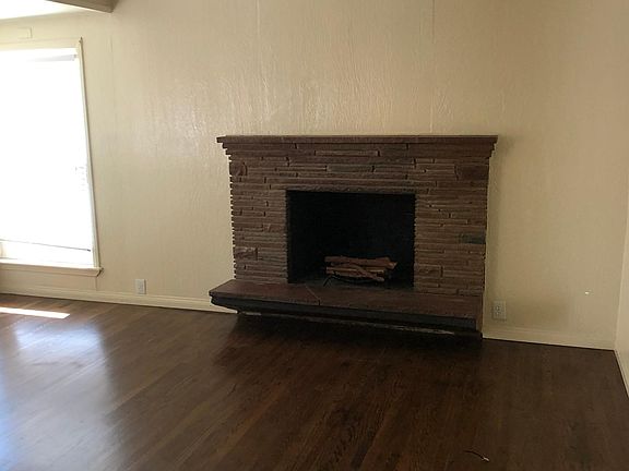 4th image of 3769 Lomina Ave