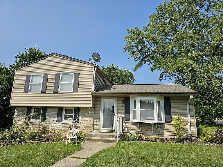 831 W. Briarcliff