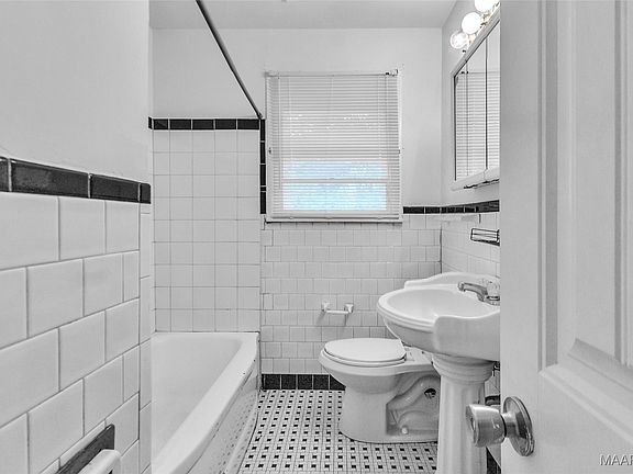 5th image of 106 Nottingham Ct