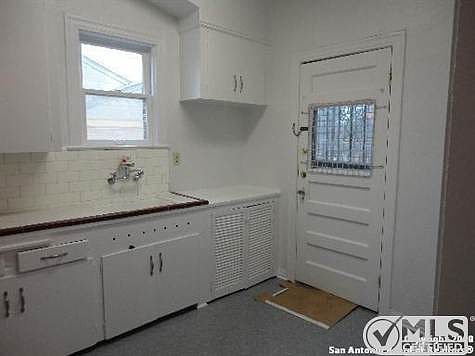 4th image of 409 Club Dr APT 2