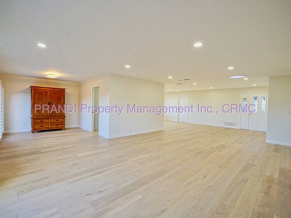 2nd image of 110 Kaden Dr