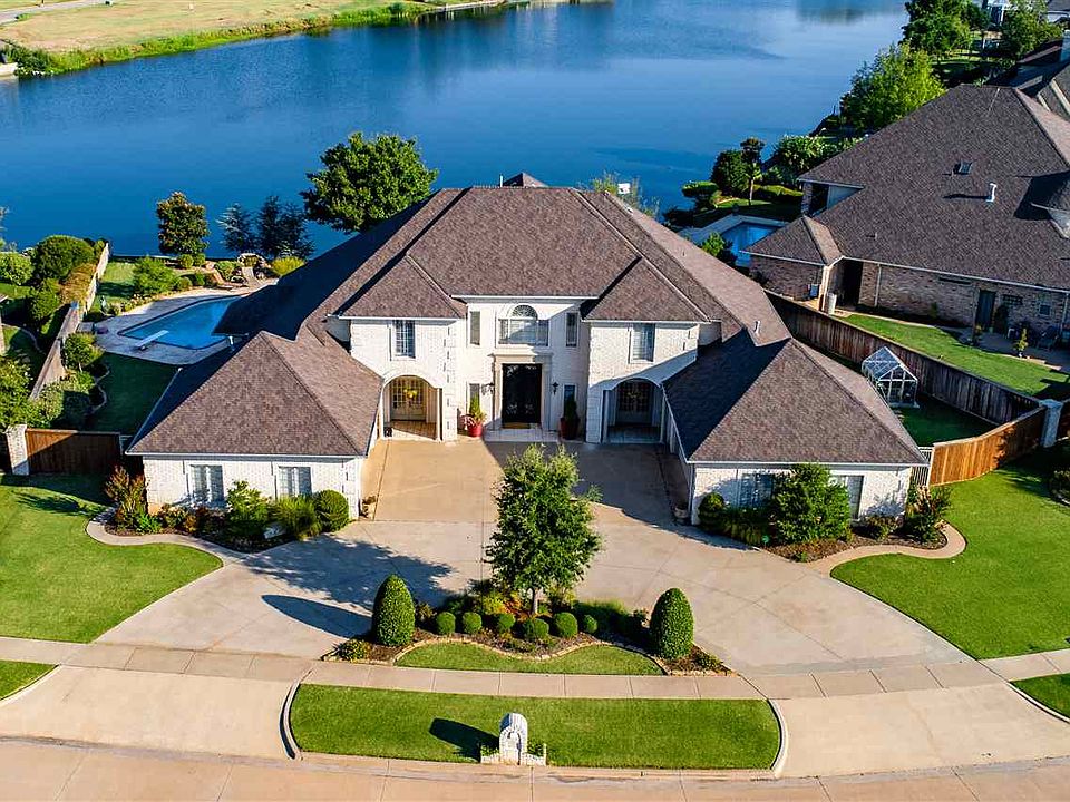 1st image of 7705 NW Wyatt Lake Dr