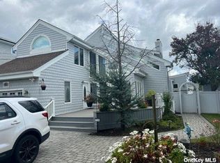 738 Shore Walk, Lindenhurst, NY 11757