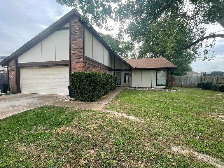 4004 Regatta Rd — Photo 2